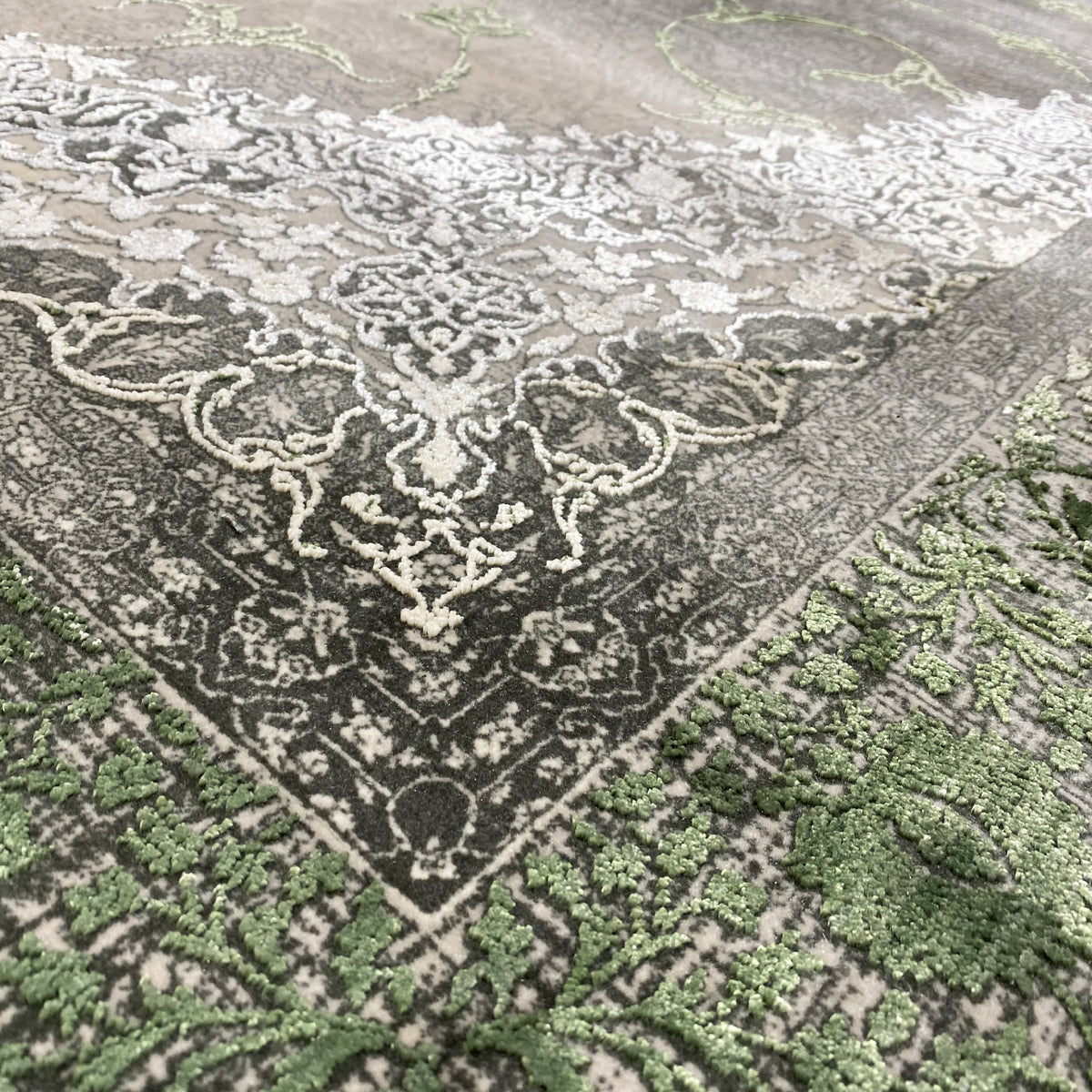 Tappeto Waldgeist 170x240 cm Vista dettagliata: ornamenti ad alto contrasto in verde e crema