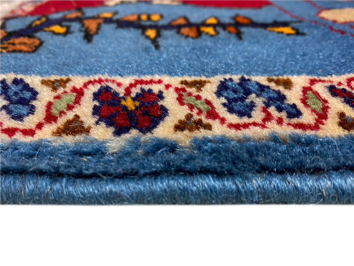 Tappeto Poshti 65x63 cm primo piano sul bordo: bordura e frange bianche