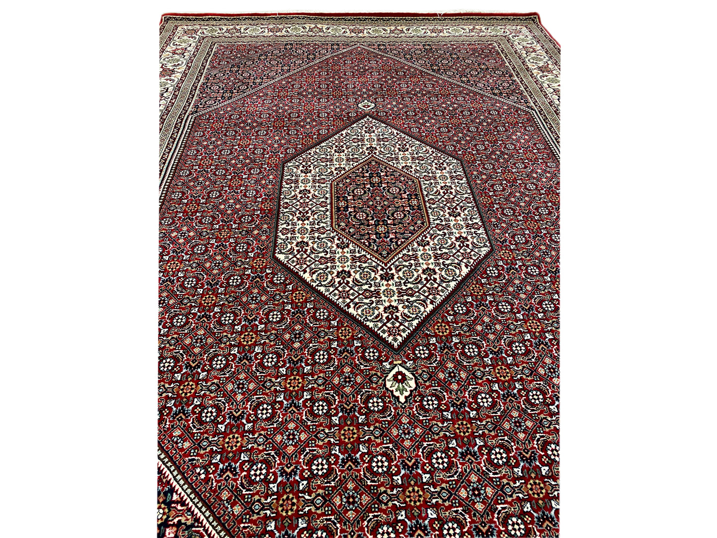 Original Bidjar Teppich aus Wolle in Rot mit zentralem Medaillon