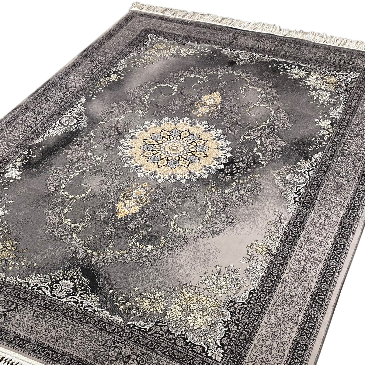 Tappeto Kashan steso con medaglione, fondo grigio, dettagli dorati e bordo ornamentale