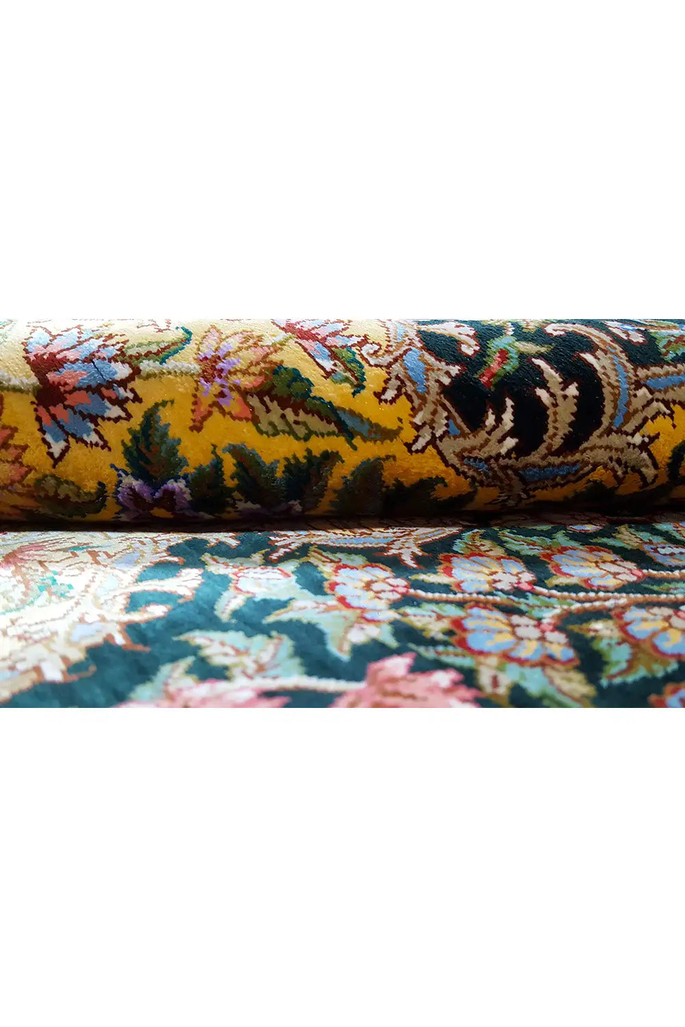 Ghom Seide Teppich - 900846 (123x79 cm) - Premium Teppich from German Carpet Shop - Just €5990! Shop now at German Carpet Shop