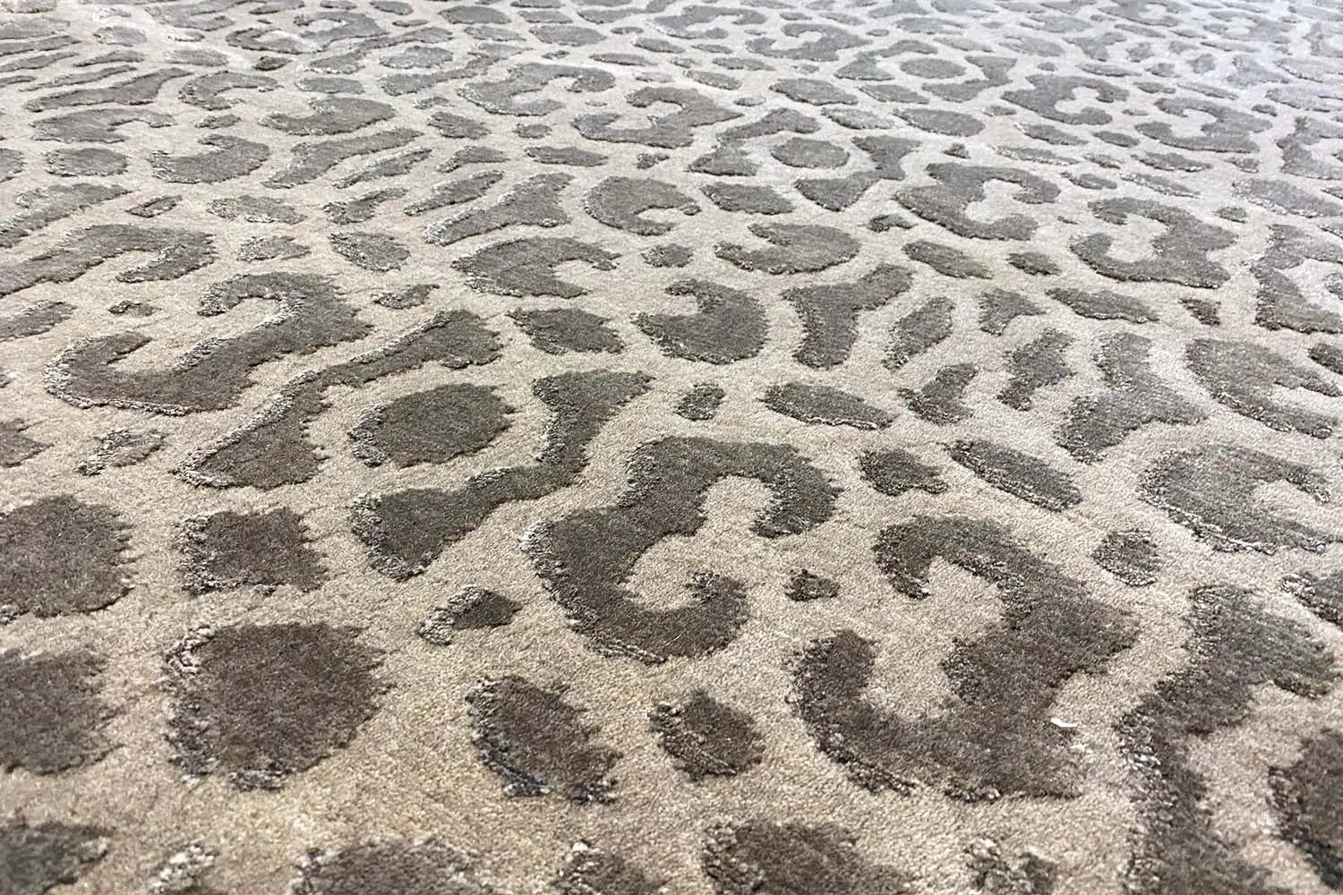 Designer Rug by Pascal Walter (209x153cm) - German Carpet Shop