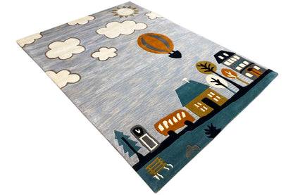 Handgetufteter Wollteppich mit verspieltem Heißluftballon- und Stadtmotiv, 170x240cm (5.6X7.9ft) - German Carpet Shop