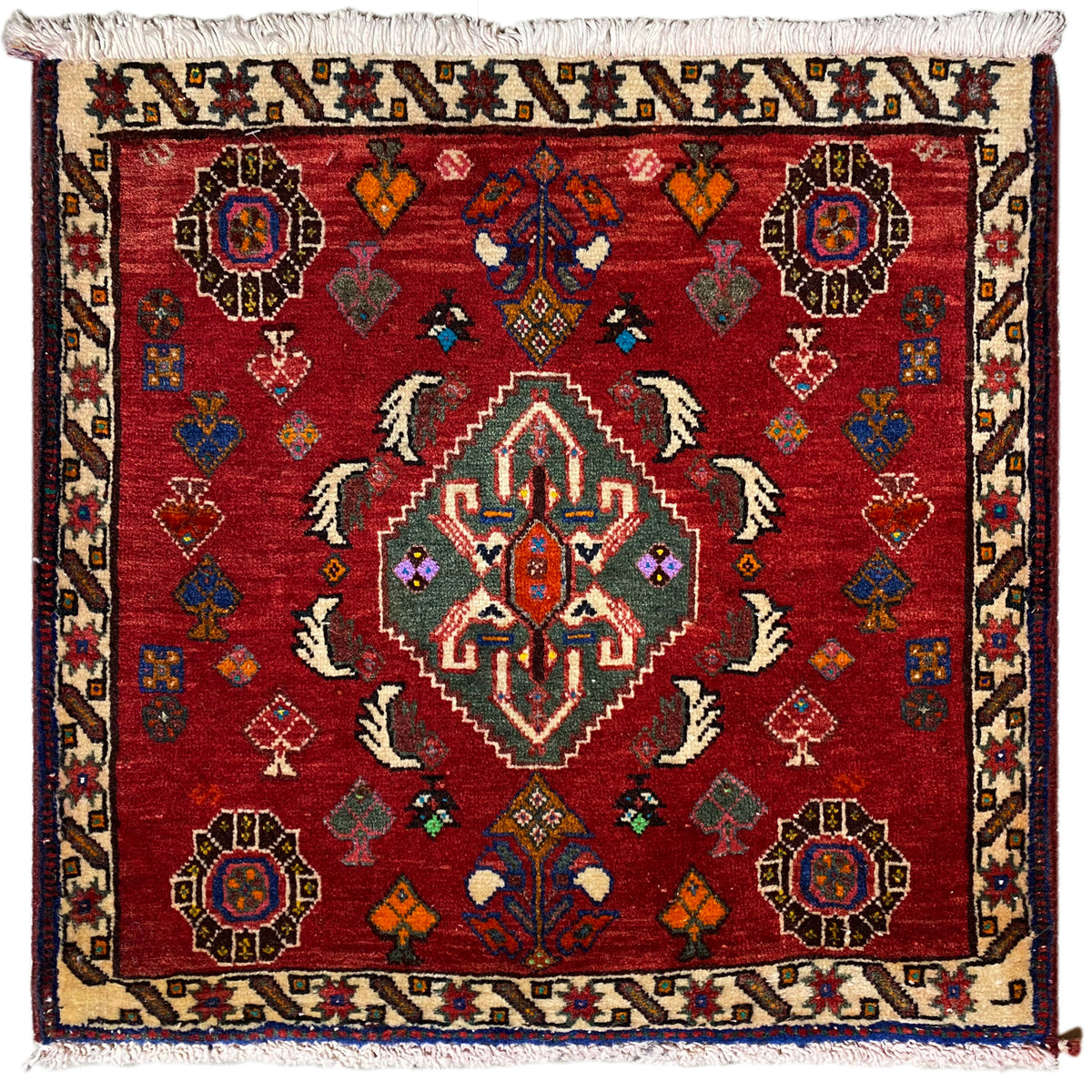 Tappeto Poshti 58x57 cm, tappeto annodato rosso con motivo geometrico e frange