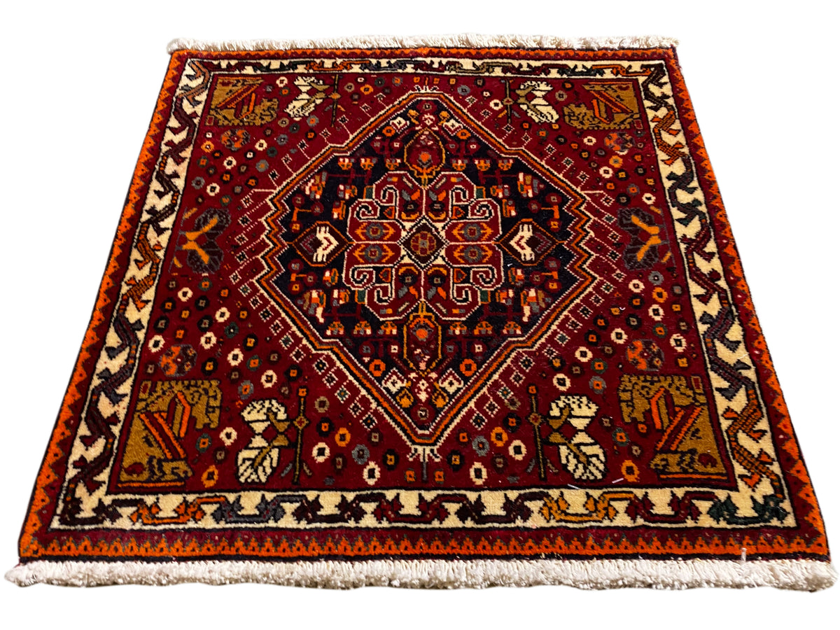 Tappeto Poshti 60x60 cm, tappeto rosso con losanga ornamentale e bordo beige