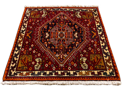 Tappeto Poshti 60x60 cm, tappeto rosso con losanga ornamentale e bordo beige