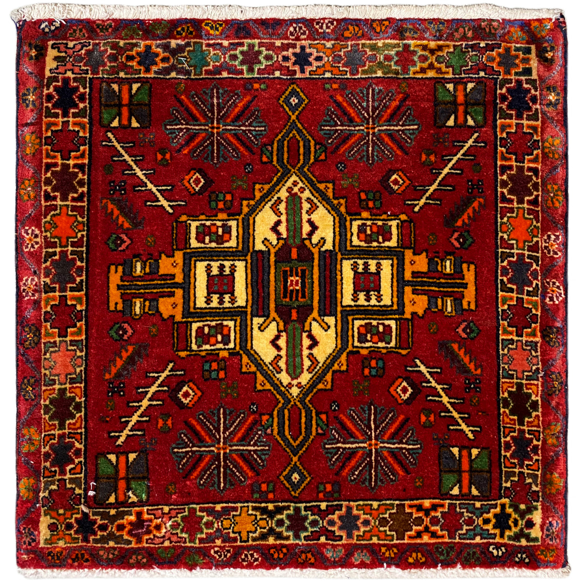 Tappeto Poshti rettangolare con motivo ornamentale rosso e multicolore e bordo marrone