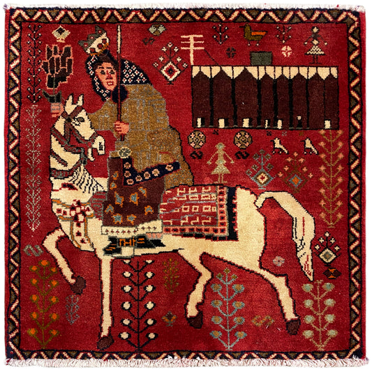 Tappeto Poshti rosso-bruno con frange, scena con donna e cavallo, 63x62 cm