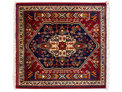 Tappeto 63x60 cm blu scuro con motivo rosso, fascia bordata e frange
