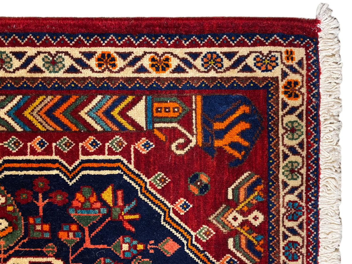 Tappeto 63x60 cm Dettaglio: bordo con ornamenti e frange bianche