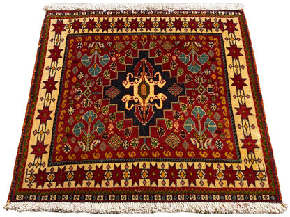 Tappeto 60x58 cm in rosso: bordo ornamentale orientale, medaglione centrale nero, frange