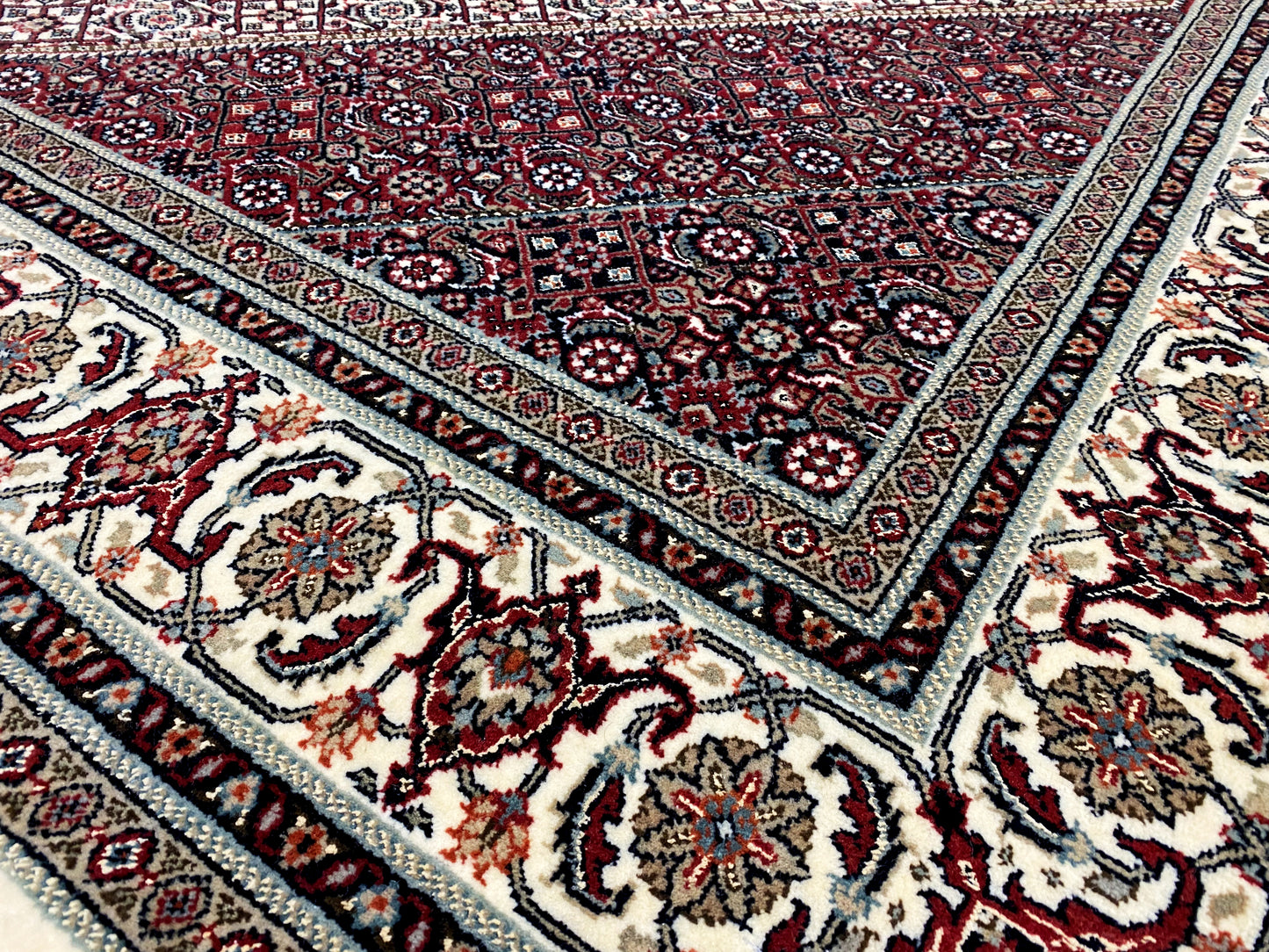 Hochwertiger Woll-Bidjar Teppich, klassisches Medaillon in Rot